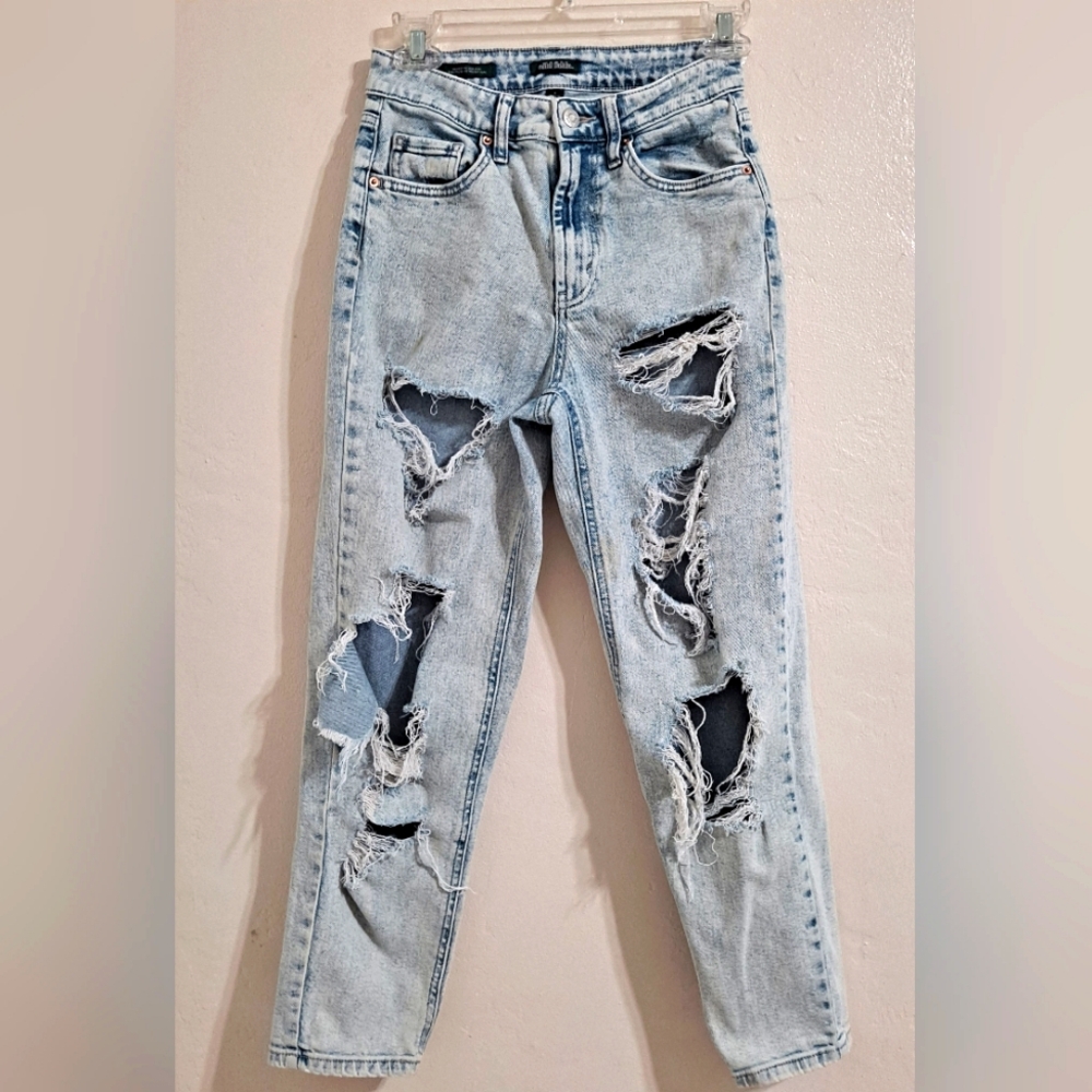 Wild Fable Distressed Ripped Mom Jean Size 0 Whitewashed